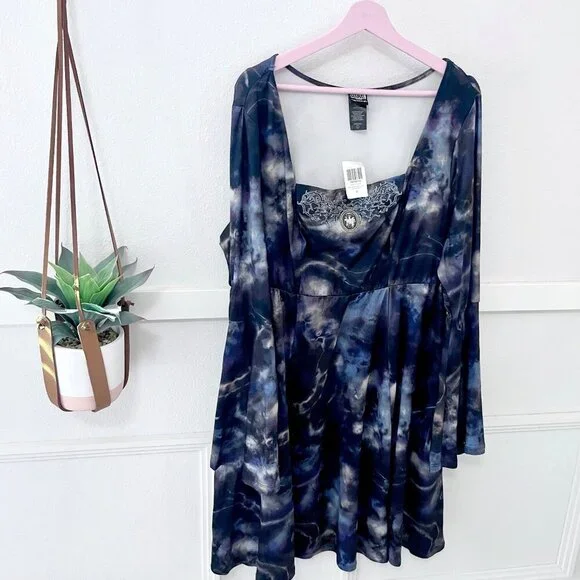 NWT Her Universe Marvel WandaVision Agatha Tie-Dye Dress Size 2X - Picture 2 of 6